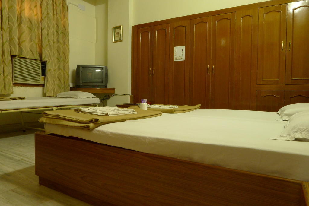 فندق أُودايبورفي  Kiran Palace الغرفة الصورة