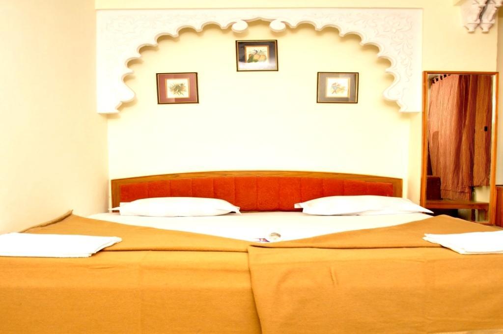فندق أُودايبورفي  Kiran Palace الغرفة الصورة